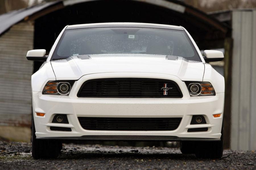  Ford Mustang GT 2013 года  (фото 33 из 58)
